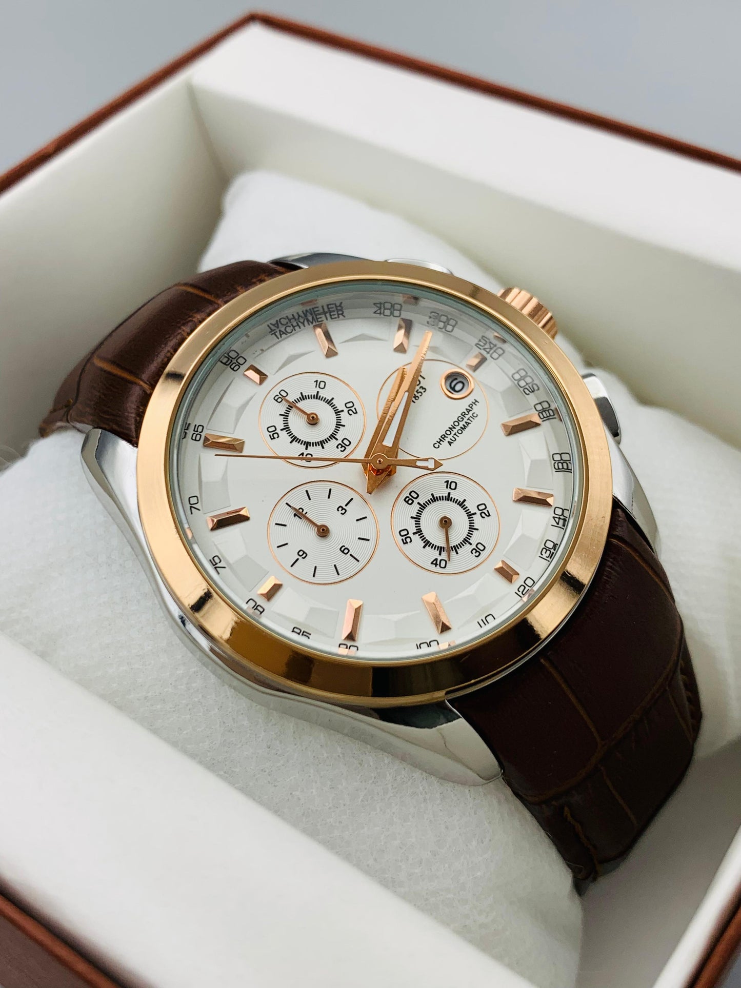 AA+ New Chronograph Model With Date Adjustment - Quartz (Brown Gold)